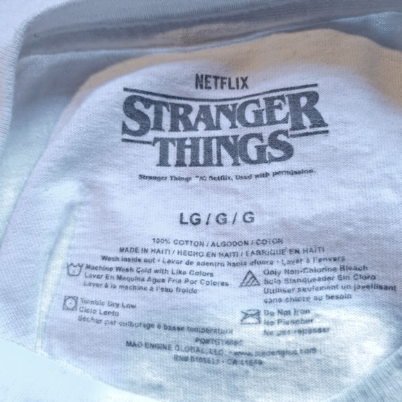 Stranger Things Graphic T-Shirt Netflix Size LG - Picture 5 of 5